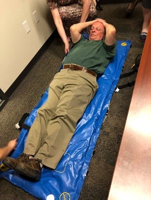 Citizen using a Vacuum splint